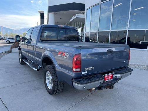 Blue 2006 Ford F-250 Lariat