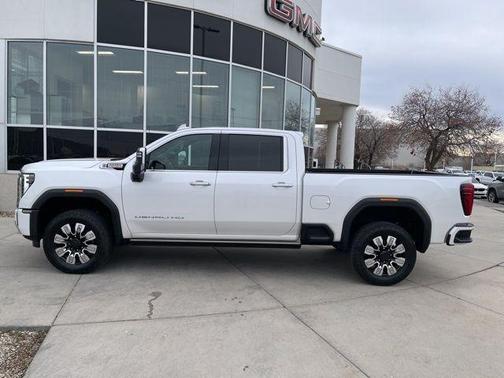 2024 GMC Sierra 2500 Denali