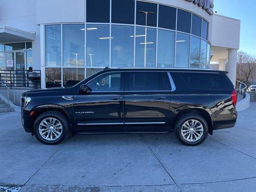 2022 GMC Yukon XL SLT