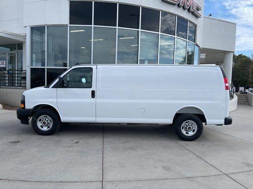 2025 GMC Savana 3500 Work Van