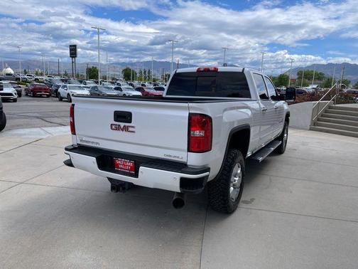 White Frost Tri-Coat 2018 GMC Sierra 3500 Denali