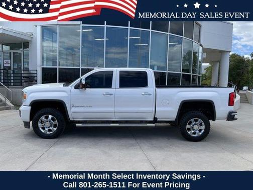 White Frost Tri-Coat 2018 GMC Sierra 3500 Denali