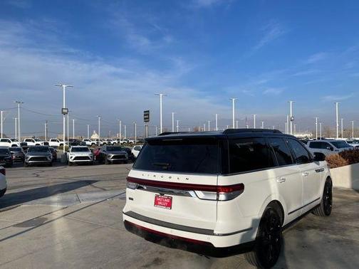 2024 Lincoln Navigator Black Label