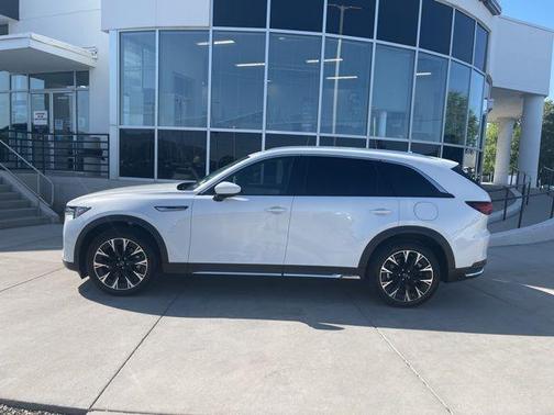 2024 Mazda CX-90 PHEV Premium Plus