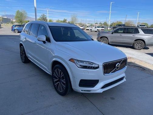 Crystal White 2021 Volvo XC90 T5 Momentum 7 Passenger