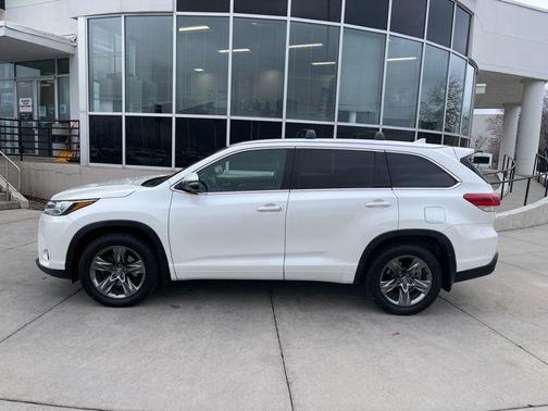 2017 Toyota Highlander Limited Platinum