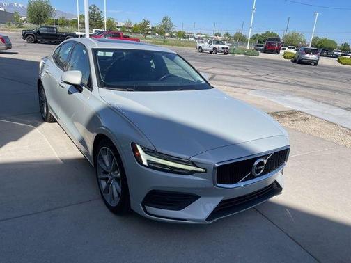 2019 Volvo S60 T5 Momentum