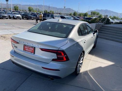 2019 Volvo S60 T5 Momentum