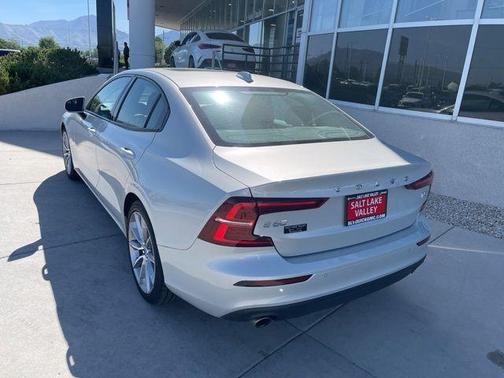 2019 Volvo S60 T5 Momentum