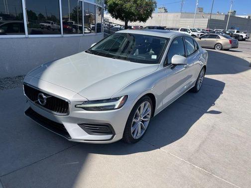 2019 Volvo S60 T5 Momentum