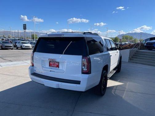 Summit White 2018 GMC Yukon XL SLT
