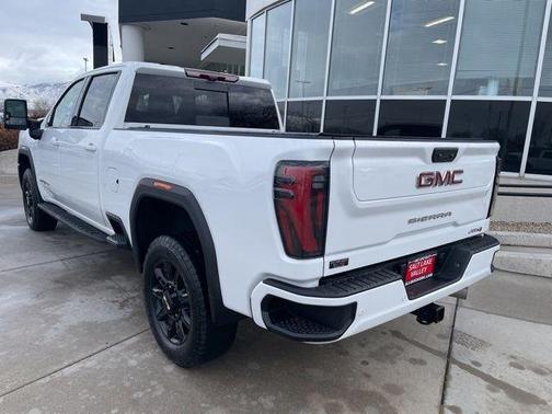 2025 GMC Sierra 2500 AT4