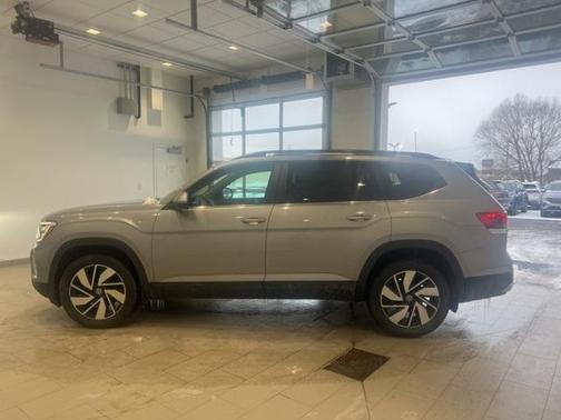 2025 Volkswagen Atlas 2.0T SE