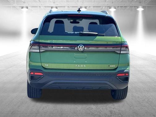 Bright Moss Green W/Black Roof 2025 Volkswagen Taos 1.5T SE Black