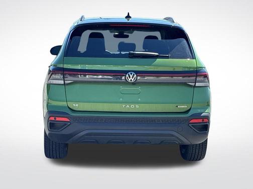 Bright Moss Green W/Black Roof 2025 Volkswagen Taos 1.5T SE Black