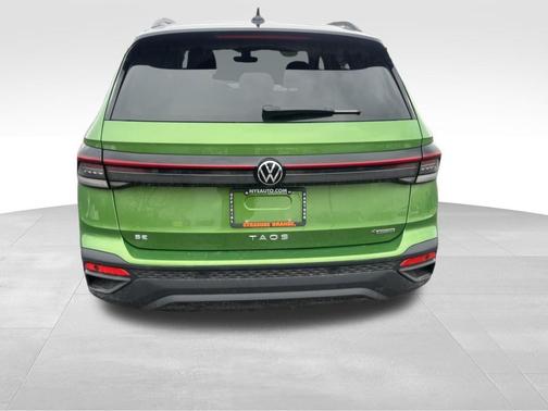 2025 Volkswagen Taos 1.5T SE Black