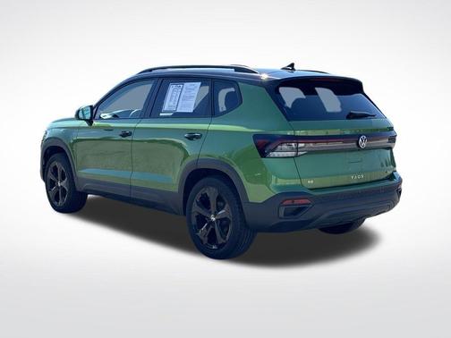 Bright Moss Green W/Black Roof 2025 Volkswagen Taos 1.5T SE Black