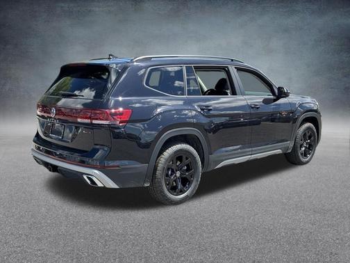 Black Pearl 2026 Volkswagen Atlas 2.0T Peak Edition