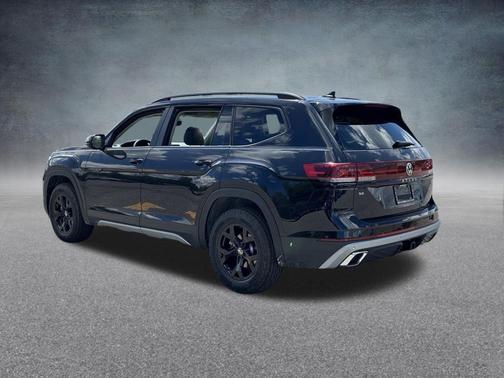Black Pearl 2026 Volkswagen Atlas 2.0T Peak Edition