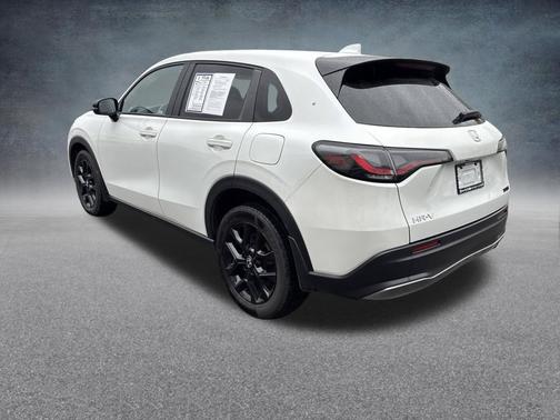 Platinum White Pearl 2024 Honda HR-V Sport