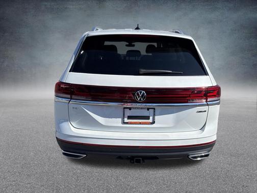 Opal White Pearl 2026 Volkswagen Atlas 2.0T SEL