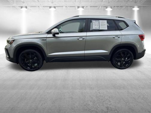 Pyrite Silver Metallic 2023 Volkswagen Taos 1.5T SE