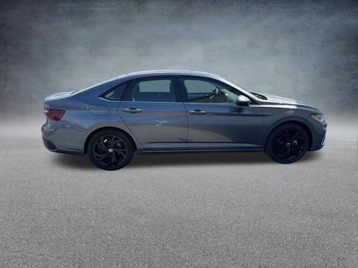 Platinum Gray Metallic 2026 Volkswagen Jetta 1.5T SE