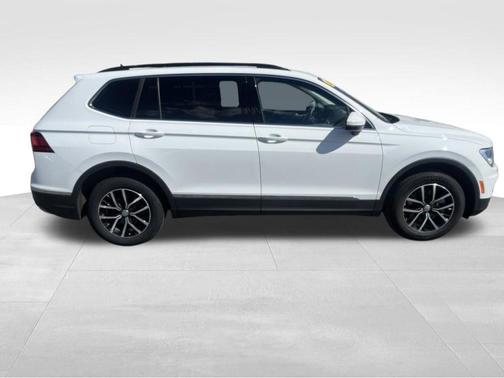 Pure White 2021 Volkswagen Tiguan 2.0T SE