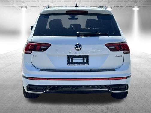 Opal White Pearl Effect 2023 Volkswagen Tiguan 2.0T SE R-Line Black
