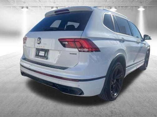 Opal White Pearl Effect 2023 Volkswagen Tiguan 2.0T SE R-Line Black