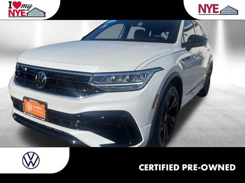 Opal White Pearl Effect 2023 Volkswagen Tiguan 2.0T SE R-Line Black