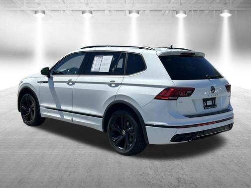 Opal White Pearl Effect 2023 Volkswagen Tiguan 2.0T SE R-Line Black