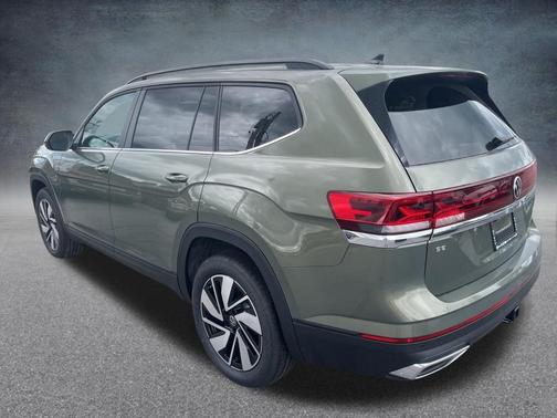 Green Pearl 2026 Volkswagen Atlas 2.0T SE W/TECHNOLOGY