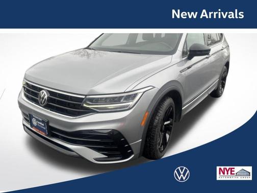 Pyrite Silver Metallic 2023 Volkswagen Tiguan 2.0T SE R-Line Black