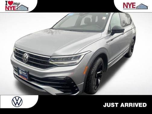 Pyrite Silver Metallic 2023 Volkswagen Tiguan 2.0T SE R-Line Black