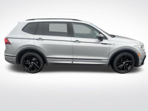 Pyrite Silver Metallic 2023 Volkswagen Tiguan 2.0T SE R-Line Black