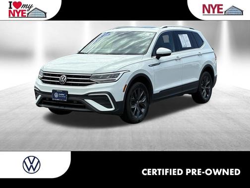 Pure White 2024 Volkswagen Tiguan 2.0T SE