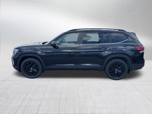 Deep Black Pearl Effect 2026 Volkswagen Atlas 2.0T SE W/TECHNOLOGY