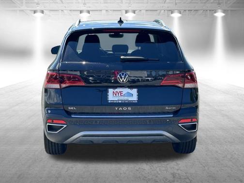 Deep Black Pearl Effect 2023 Volkswagen Taos 1.5T SEL