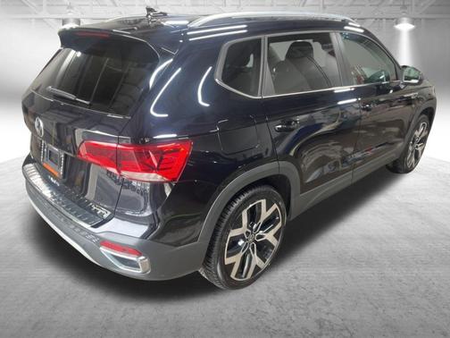 Deep Black Pearl Effect 2023 Volkswagen Taos 1.5T SEL