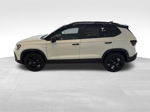 2025 Volkswagen Taos 1.5T SE Black
