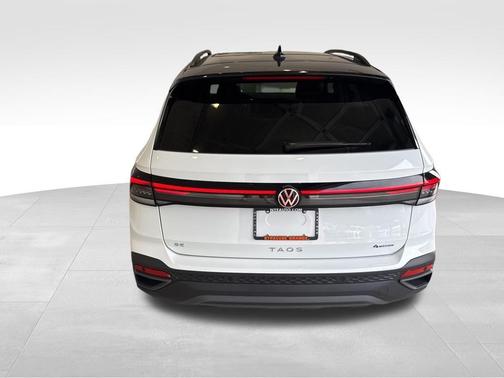 2025 Volkswagen Taos 1.5T SE Black