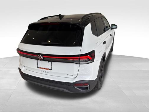 2025 Volkswagen Taos 1.5T SE Black