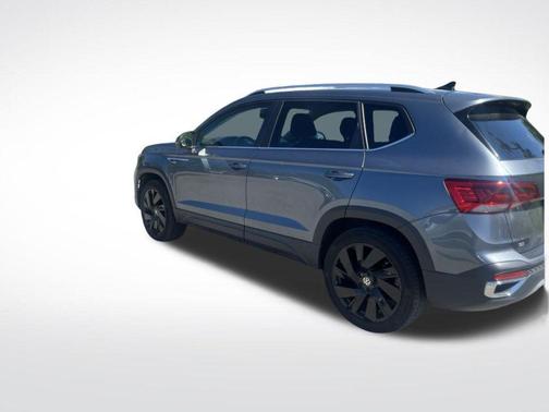 Platinum Gray Metallic 2023 Volkswagen Taos 1.5T SE