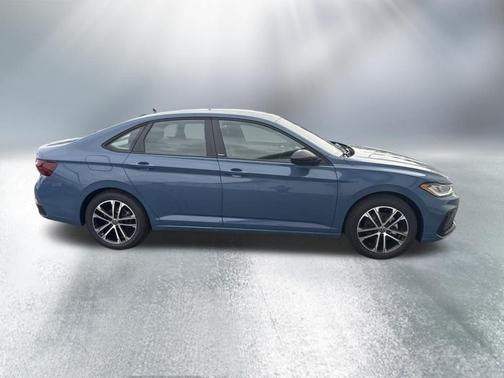 Blue Pearl 2026 Volkswagen Jetta 1.5T Sport