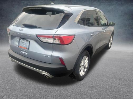 Blue Silver Metallic 2022 Ford Escape SE