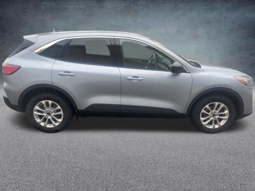 Blue Silver Metallic 2022 Ford Escape SE