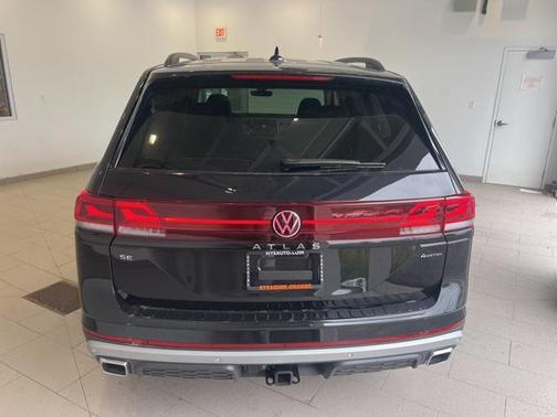 2025 Volkswagen Atlas 2.0T Peak Edition