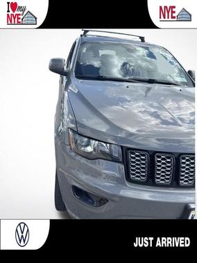 Sting Gray Clearcoat 2019 Jeep Grand Cherokee Altitude
