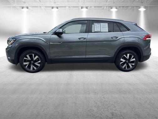Platinum Gray Metallic 2023 Volkswagen Atlas Cross Sport 2.0T SE